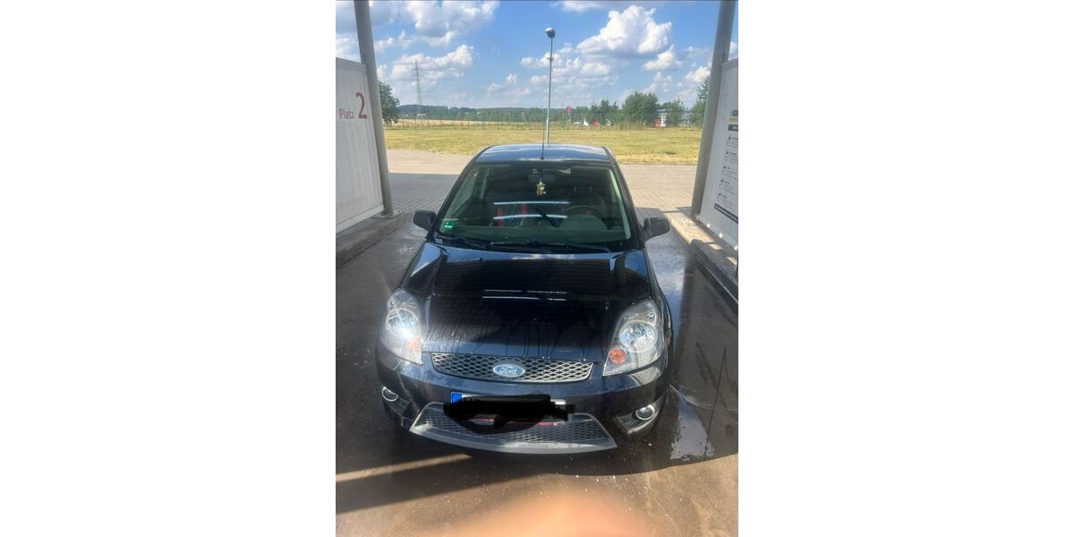 Ford Fiesta 195.000 km 1.300 &euro; Ulrichstein 35327