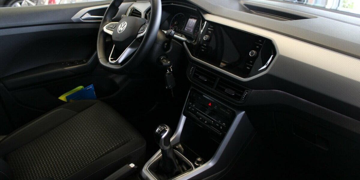VW T-Cross 1.0 TSI Active Navi - CarPlay - Shz. 12.325 km 18.980 &euro; Euskirchen 53881