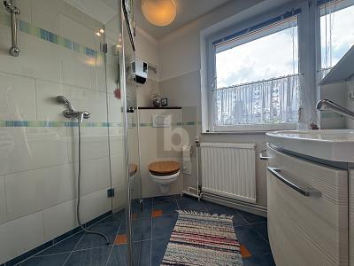 SANIERT, RUHIG & MIT IDYLLISCHEM GARTEN - Doppelhaushälfte Lübeck Kücknitz | Angebot:27119519