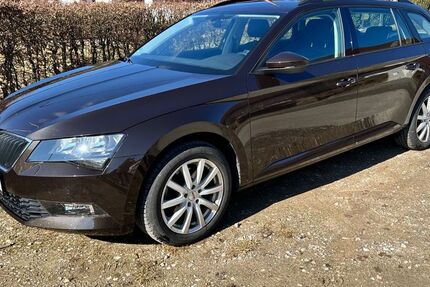 Skoda Superb 156.000 km 16.100 &euro; Wiesenfelden 94344