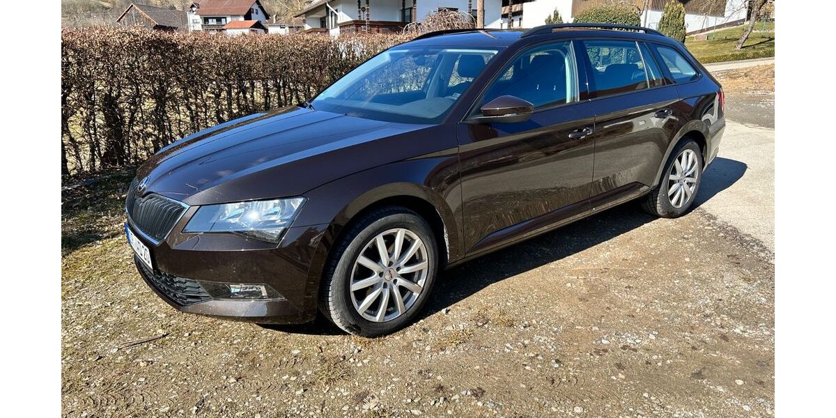 Skoda Superb 156.000 km 16.100 &euro; Wiesenfelden 94344