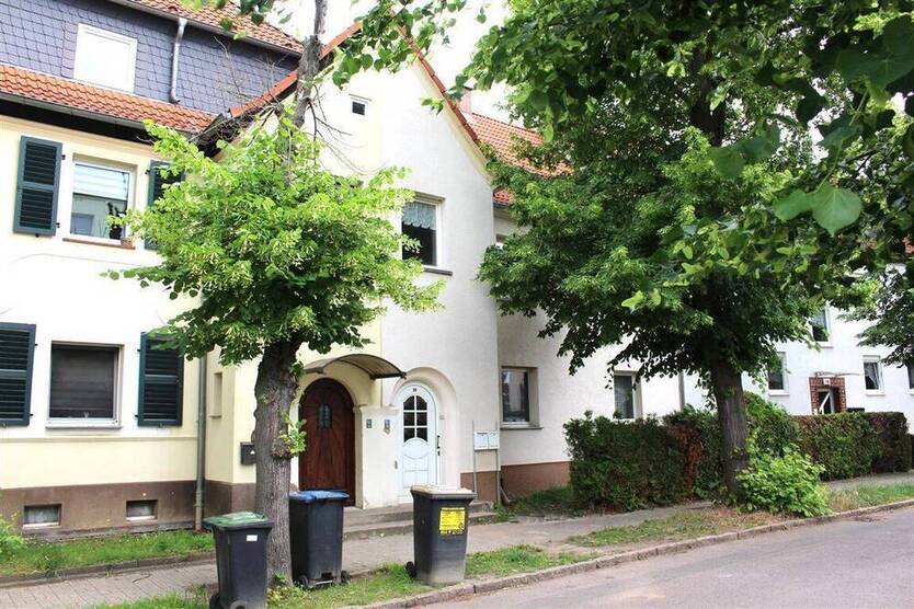 Neuer Preis! Reihenmittelhaus, 2 WE, als EFH geeignet, in ruhiger Nebenstraße...