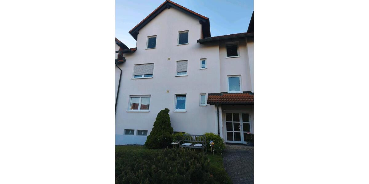 Etagenwohnung Weitramsdorf - 3 Zimmer, 85 m&sup2;, 260.000&euro; | Angebot:26337815
