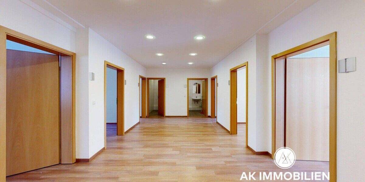 Etagenwohnung Hessisch Oldendorf - 6 Zimmer, 140 m&sup2;, 800&euro; | Angebot:26862704