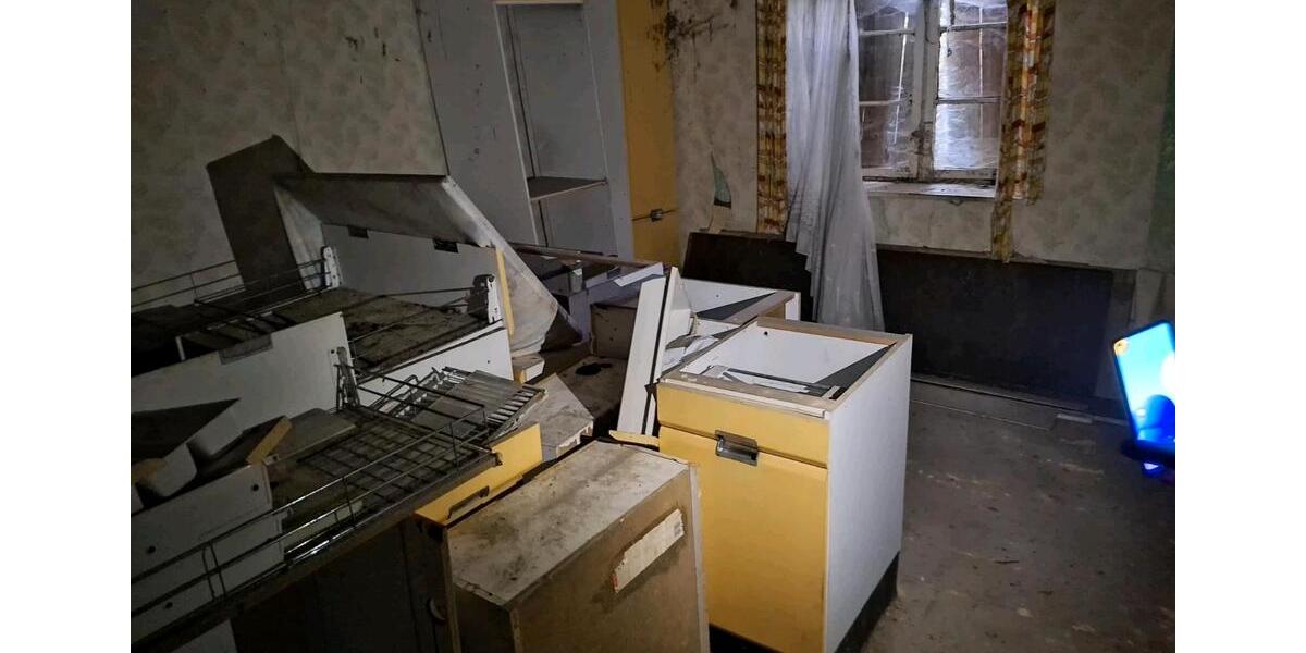 Einfamilienhaus Tutow - 4 Zimmer, 300 m&sup2;, 10.000&euro; | Angebot:27133691