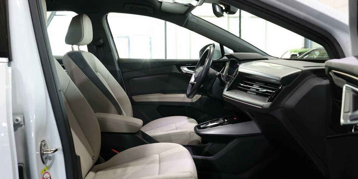 Audi Q4 e-tron 40 WHITE & BLACK & BEIGE / VC+HEAD-UP 50.000 km 27.994 &euro; Hamm 59077