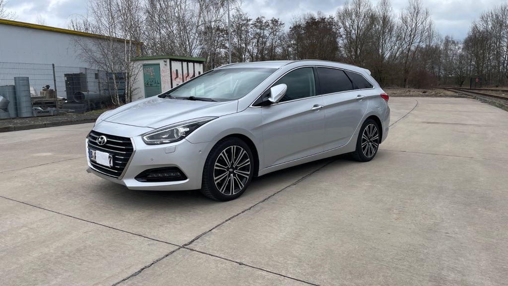 Hyundai i40 96.391 km 12.900 &euro; Berlin 13127