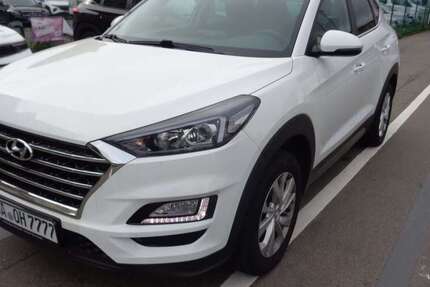 Hyundai TUCSON 62.000 km 16.500 € Darmstadt-Eberstadt 64297