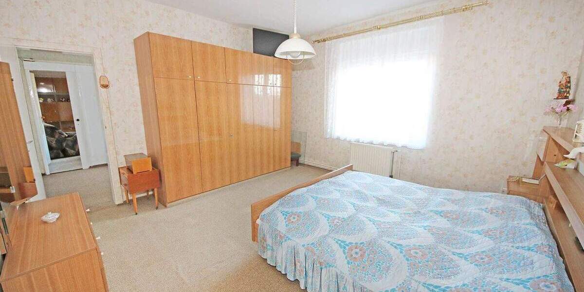 großes Reihenmittelhaus in BTF-Wolfen OT Greppin - auch für 2 Generationen geeignet 1 zimmer