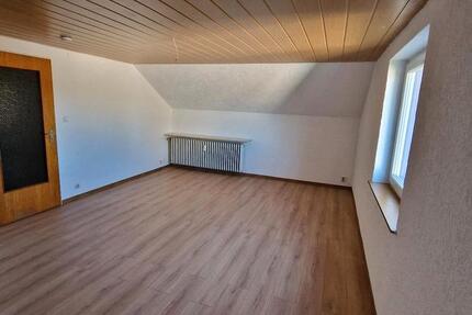 4 Zimmer Dachgeschosswohnung zimmer