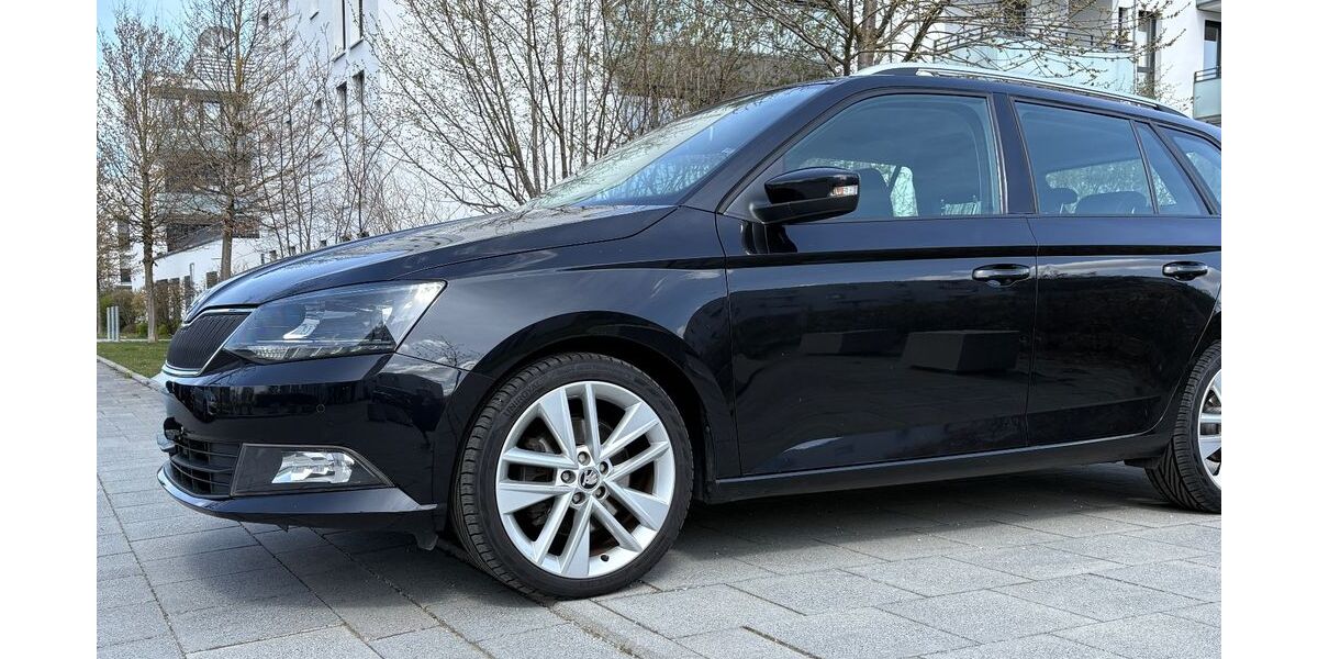 Skoda Fabia 71.300 km 12.000 &euro; München 81737