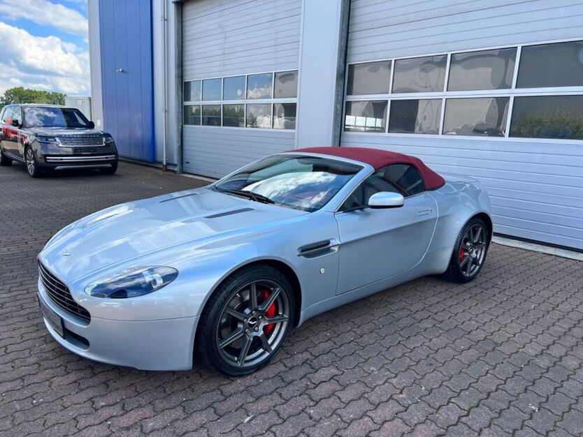 V8 Vantage