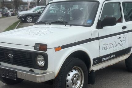 Lada Taiga 70.000 km 1.900 &euro; München 81825