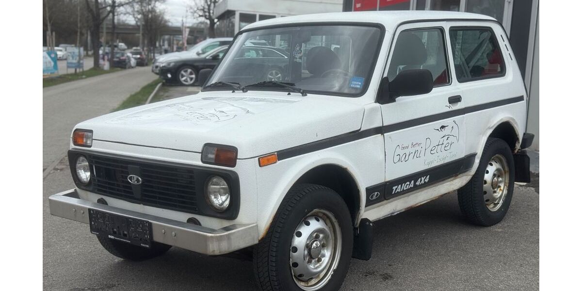 Lada Taiga 70.000 km 1.900 &euro; München 81825