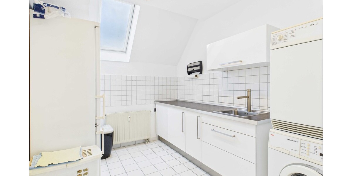Exklusives Maisonette-Penthouse mit EBK, Whirlpool, Sauna & 2 TG-Stellplätzen - provisionsfrei - Maisonettenwohnung Karben / Petterweil Petterweil | Angebot:24951224