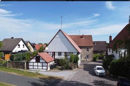 Haus Blomberg - 12 Zimmer, 250 m&sup2;, 100.000&euro; | Angebot:26739058