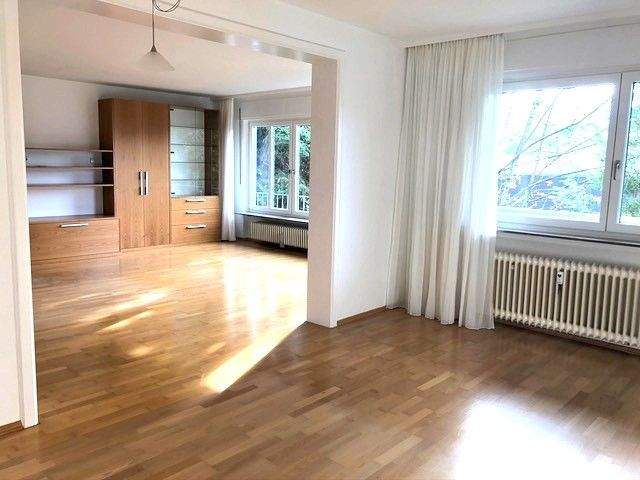 TOP: Grosszügige 3,5 Zimmer Wohnung mit EBK, Balkon, Terrasse am Rande der Weinberge - zentrumsnah! 3 zimmer