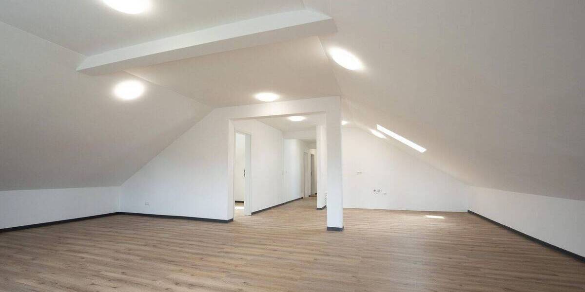 Etagenwohnung Buchenberg - 4 Zimmer, 129 m&sup2;, 1.550&euro; | Angebot:26866287