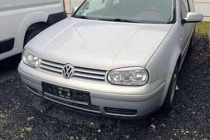 VW Golf 106.164 km 990 &euro; Düren 52353