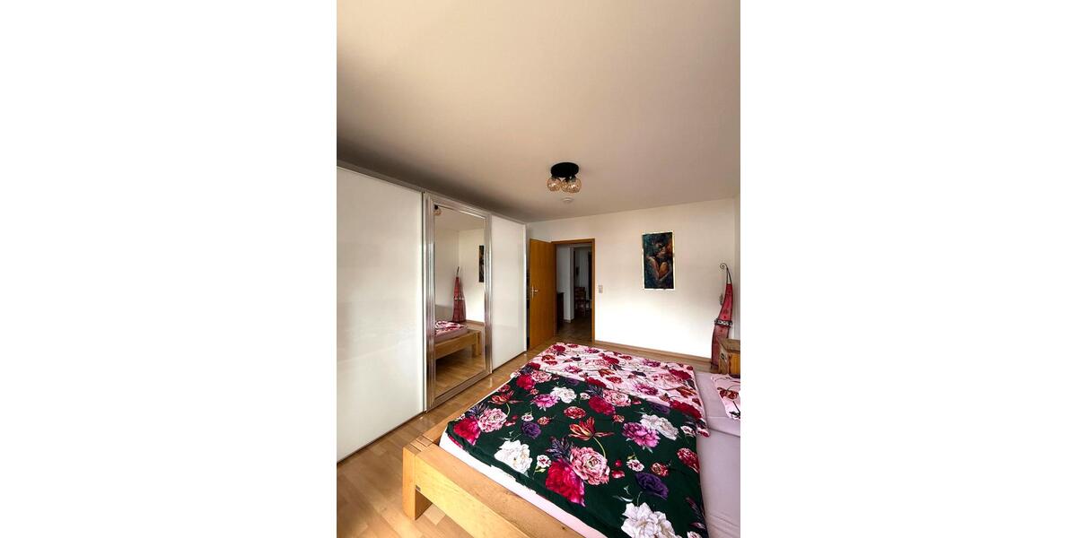 Etagenwohnung Hofheim am Taunus - 3 Zimmer, 97 m&sup2;, 1.300&euro; | Angebot:25607088