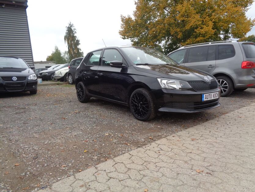 Skoda Fabia 147.000 km 9.300 € Porta Westfalica 32457