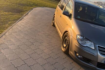 VW Touran 273.000 km 4.950 &euro; Varrel 27259