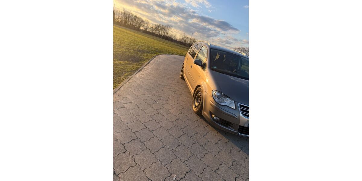 VW Touran 273.000 km 4.950 &euro; Varrel 27259