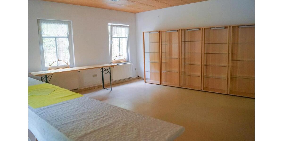 Einfamilienhaus Augustusburg - 18 Zimmer, 1.150 m&sup2;, 295.000&euro; | Angebot:26688886