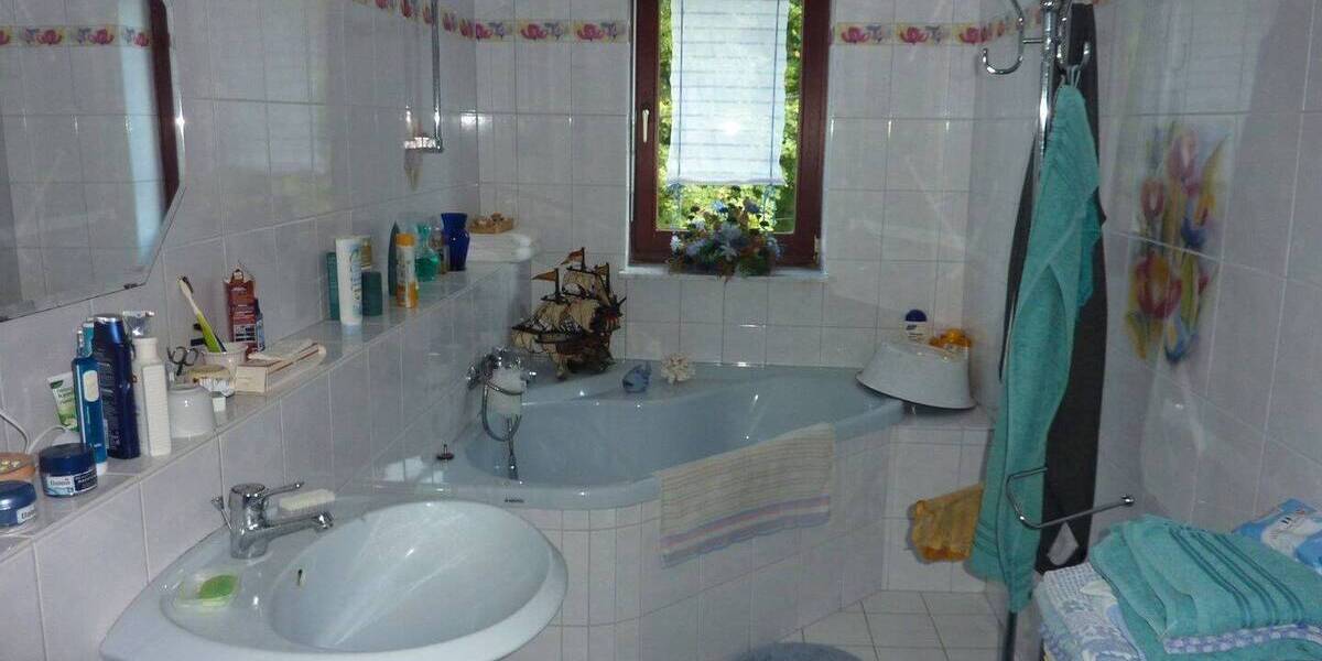 Mehrfamilienhaus, Wohnhaus Geratal - 8 Zimmer, 166 m&sup2;, 139.000&euro; | Angebot:25685476