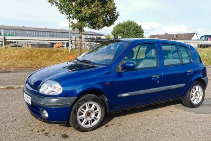 Renault Clio 130.000 km 1.800 € Waldeck 34513