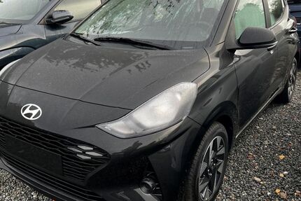 Hyundai i10 2.200 km 17.990 &euro; Eutin 23701