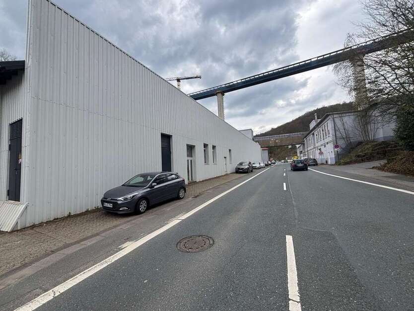 Halle in Lüdenscheid 1.100.000 € 2200 m² zimmer