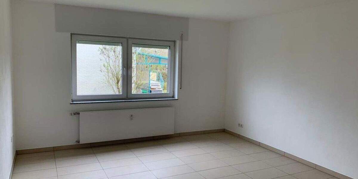Renovierte und helle 94m2 3ZKB in attraktiver Lage von Ettringen 3 zimmer
