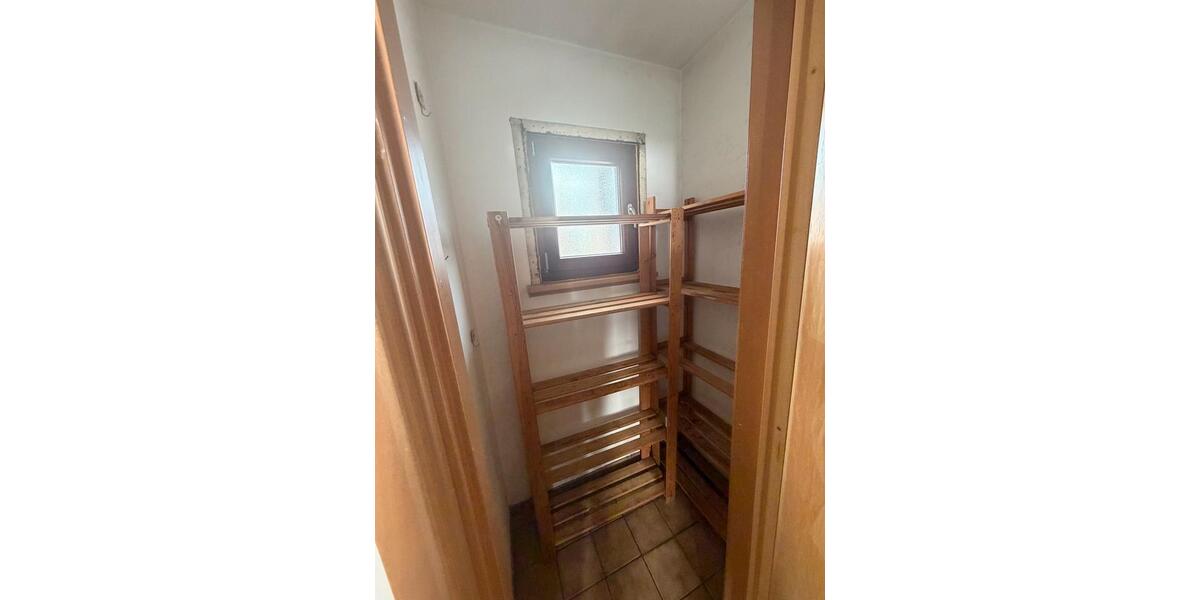 Etagenwohnung Marburg Cappel - 5 Zimmer, 150 m&sup2;, 480&euro; | Angebot:26299967