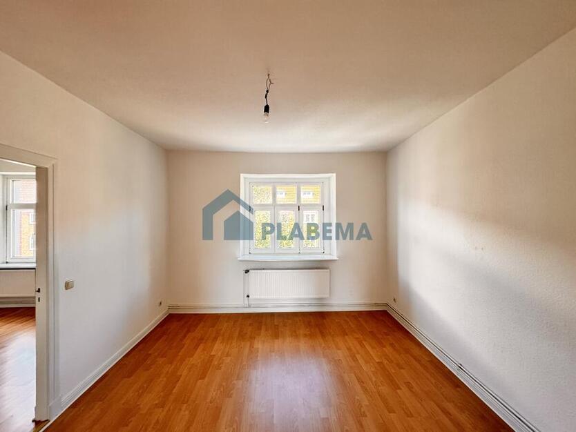 *Preissenkung* 3 Zimmer mit EBK - ideal als 2-er WG geeignet zimmer