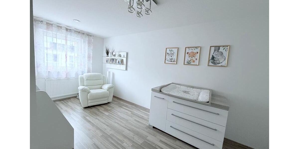 Reihenhaus Adelsdorf - 4 Zimmer, 136 m&sup2;, 549.000&euro; | Angebot:25991623