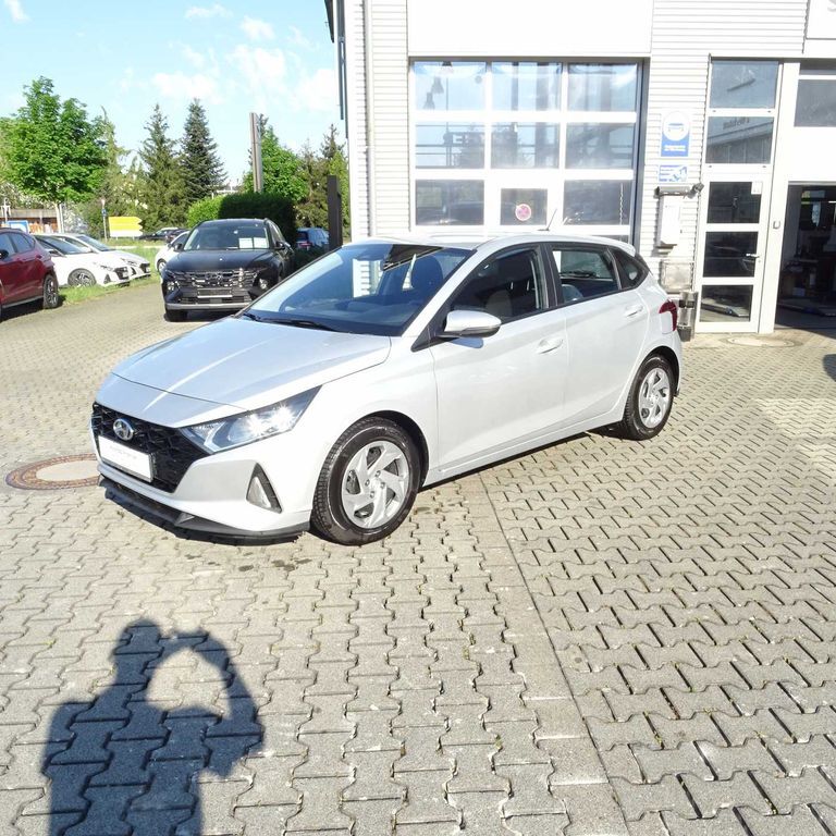 i20
