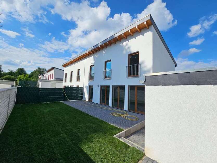 Haus zum Mieten in Oberhausen 1.930 € 119.15 m²