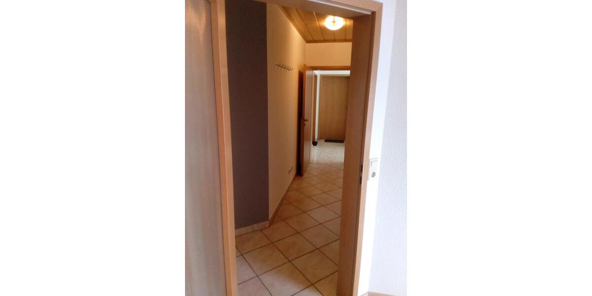 Dachgeschoßwohnung Neuhof - 3 Zimmer, 54 m&sup2;, 450&euro; | Angebot:26311652