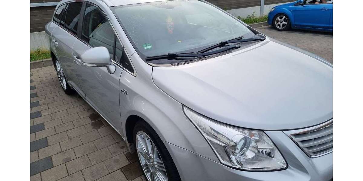 Toyota Avensis 218.000 km 5.750 &euro; Wörth a.Main 63939