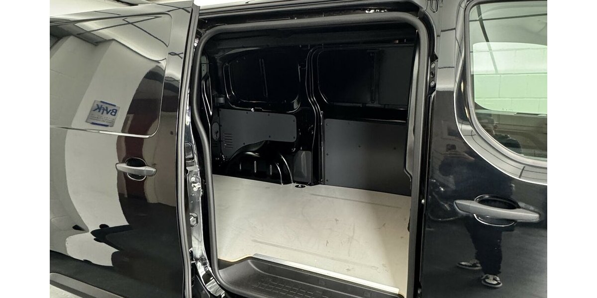 Opel Vivaro Cargo 1.5 D Edition M 1.Hand Sitzhzg 9.900 km 22.650 &euro; Lich 35423