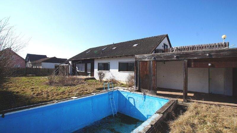 Einfamilienhaus Geiselhöring - 7 Zimmer, 177 m&sup2;, 225.000&euro; | Angebot:25428197