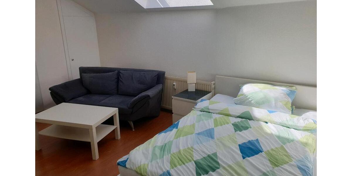 Dachgeschoßwohnung Erlenbach am Main - 5 Zimmer, 18 m&sup2;, 300&euro; | Angebot:26067072