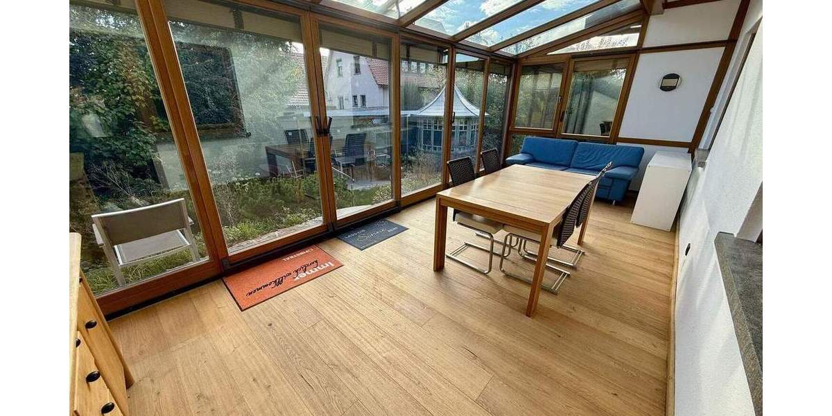 Bungalow Iphofen - 8 Zimmer, 214 m&sup2;, 2.350&euro; | Angebot:25682670