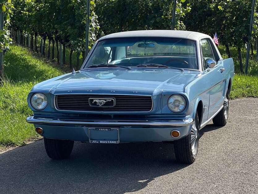 Ford Mustang 48.000 km 22.999 € Offenburg 77656