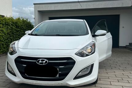 Hyundai i30 116.000 km 8.450 &euro; Buch 89290