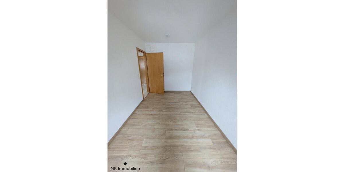 Dachgeschoßwohnung Zwickau - 4 Zimmer, 95 m&sup2;, 620&euro; | Angebot:26008252