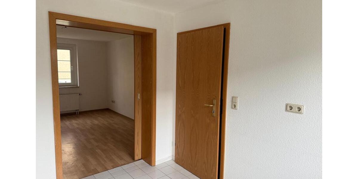 Hochparterre Aschersleben - 2 Zimmer, 35 m&sup2;, 30.000&euro; | Angebot:27007180