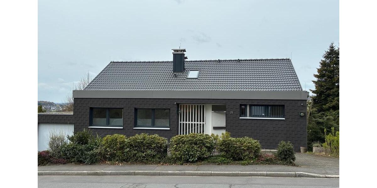 Einfamilienhaus Gummersbach - 8 Zimmer, 220 m&sup2;, 1.900&euro; | Angebot:26340217