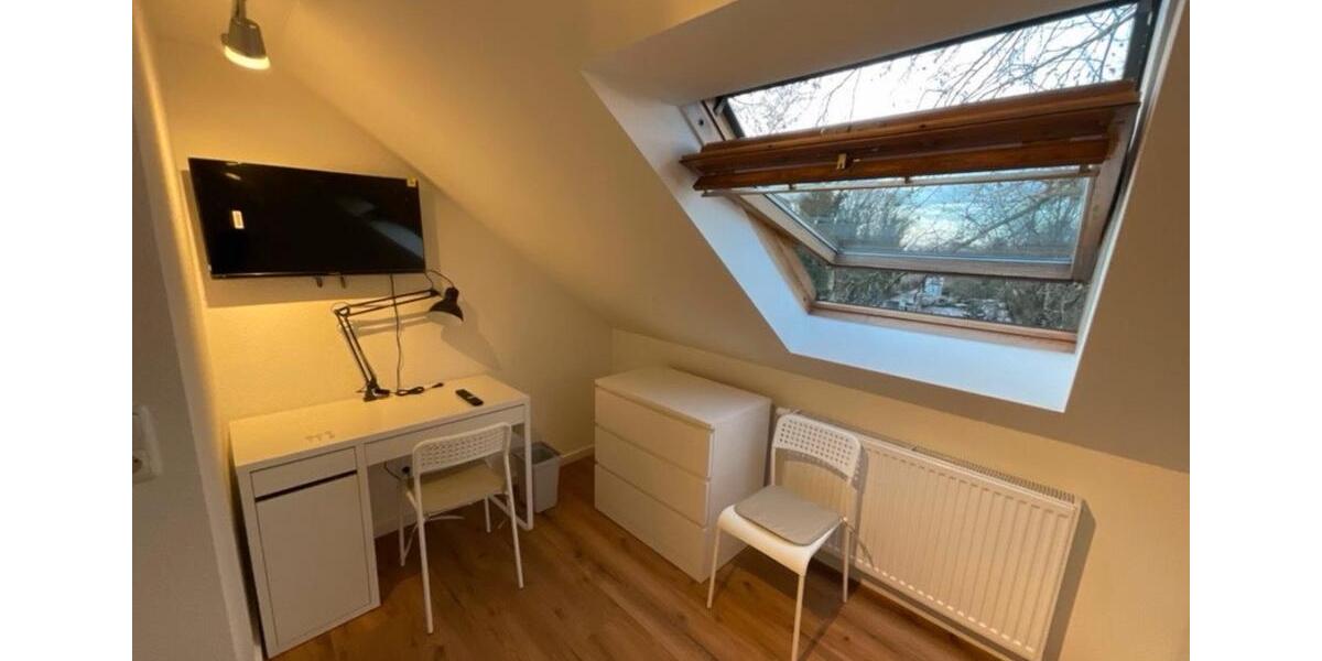 Dachgeschoßwohnung Köln Kalk - 1 Zimmer, 71 m&sup2;, 660&euro; | Angebot:25403046